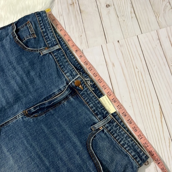 Universal Thread Boyfriend Shorts Size 26W NWT - Picture 9 of 12